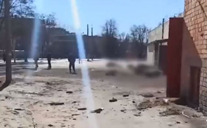 Crimele războiului. Zece ucraineni, uciși de o bombă rusească în timp ce stăteau la coadă la pâine