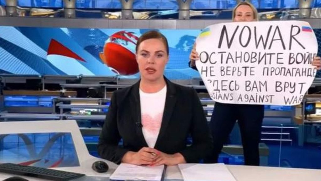 Jurnalista care a protestat la televiziunea rusă: ''Sper că sacrificiul nu a fost degeaba şi că oamenii îşi vor deschide ochii''
