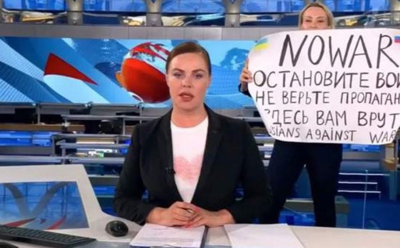 Jurnalista care a protestat la televiziunea rusă: ''Sper că sacrificiul nu a fost degeaba şi că oamenii îşi vor deschide ochii''