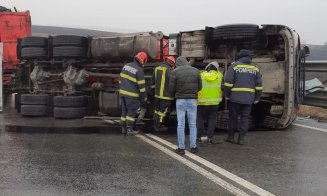 Accident Cluj: Autocamion răsturnat pe Autostrada Transilvania