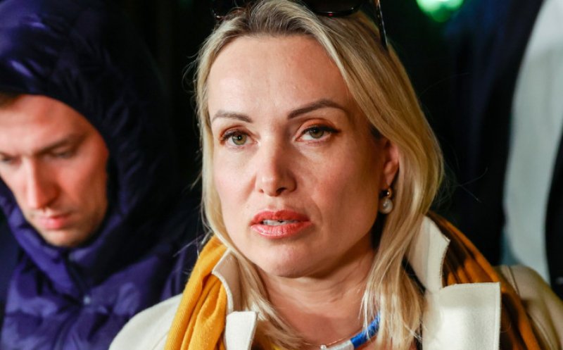 Jurnalista care a protestat la televiziunea rusă a refuzat oferta preşedintelui Emmanuel Macron