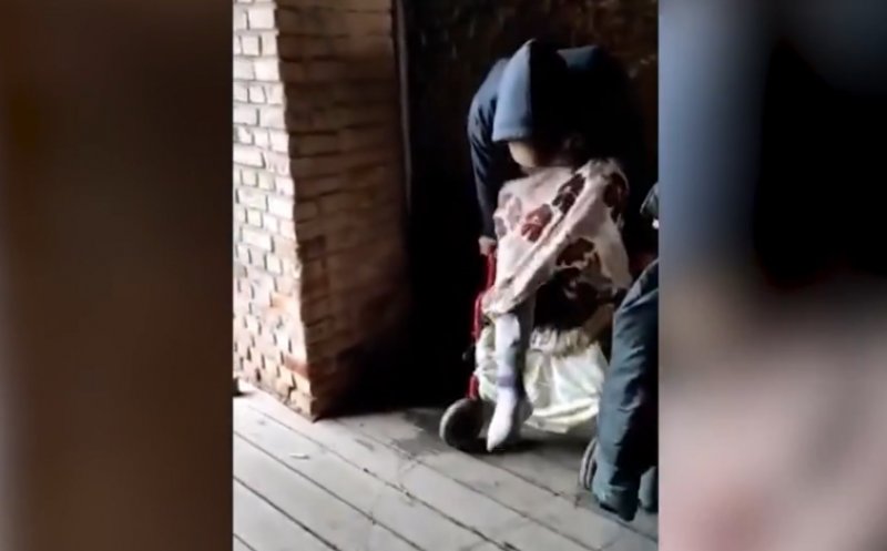Un cerșetor „s-a vindecat miraculos” după ce și-a făcut norma de bani