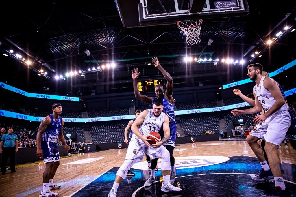 Antrenament pentru Basketball Champions League. U-BT întâlnește CSM Galați