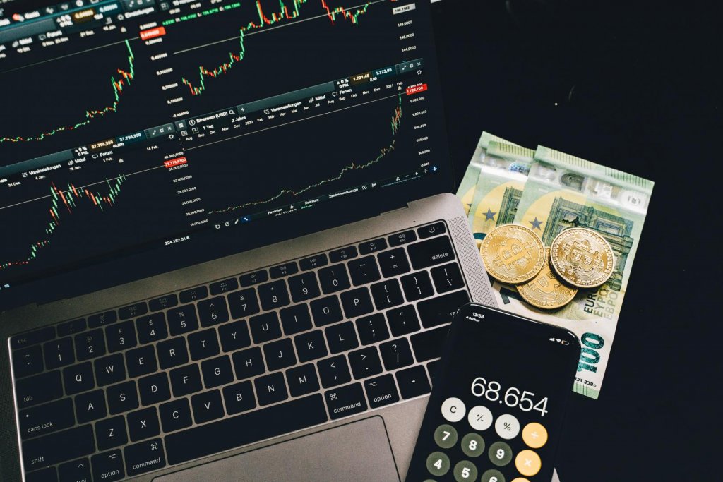 Avertisment UE: Investitorii in CRYPTO pot pierde toți banii