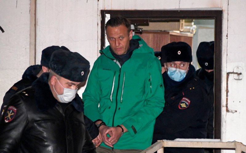 Opoziția din Rusia, pusă la pământ. Disidentul Aleksei Navalnîi a fost condamnat la încă nouă ani de închisoare