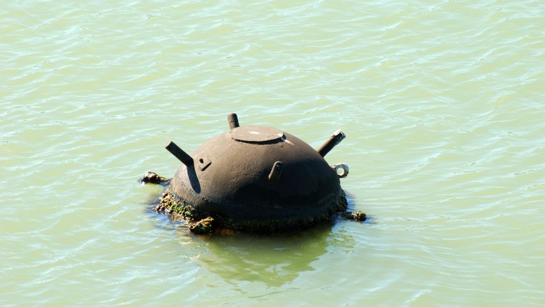 S-au găsit mine care plutesc în derivă în Marea Neagră? Ce spune ministrul Dîncu