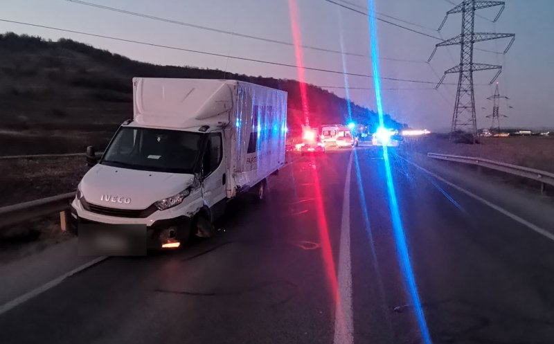 ACCIDENT pe centura Vâlcele-Apahida. Impact între un autotren, o autoutilitară și un autoturism, cu 2 victime spitalizate