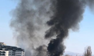 Foc puternic în Gheorgheni. A luat foc vegetația uscată din zona lacurilor