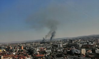 Foc puternic în Gheorgheni. A luat foc vegetația uscată din zona lacurilor