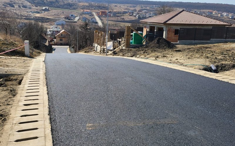 Primul strat de asfalt pe strada Frasinului din comuna Chinteni