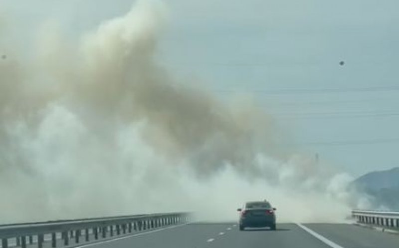 Alertă INFOTRAFIC: Vizibilitate redusă pe A3, între Cluj și Turda, din cauza unui incendiu de vegetație