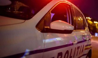 Urmărire ca-n filme la Cluj! Un șofer drogat a fugit de poliție și s-a izbit de un cap de pod/ Ce avea în mașină