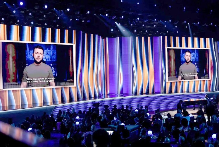 Zelenski, exclus de la OSCAR, dar prezent la GRAMMY: "Spuneţi adevărul despre război. Nu tăceţi"