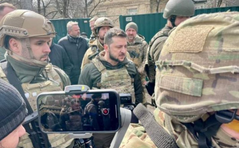 Zelenski a fost la locul masacrului din Bucha, acolo unde rușii au ucis fără milă în sute de civili