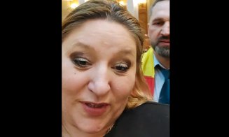 Șoșoacă a părăsit sala de plen la discursul lui Zelenski şi spune că Parlamentul României ar avea obligația să-l invite și pe Putin