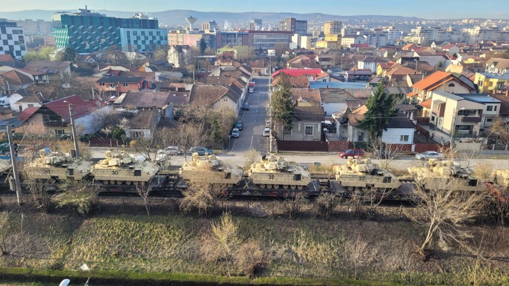 Tancurile americane, în tranzit prin Cluj-Napoca