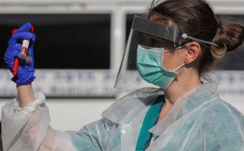 Număr dublu de cazuri noi de COVID faţă de ieri, plus 27 de decese
