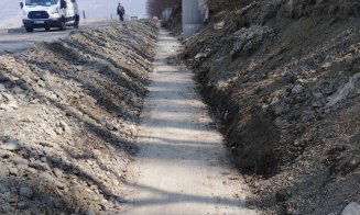 Se lucrează din nou la un drum județean cu probleme. S-a intrat în etapa finală