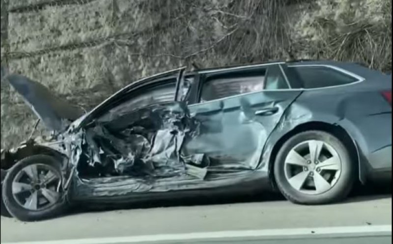 Accident pe Valcele - Apahida. Două mașini făcute praf