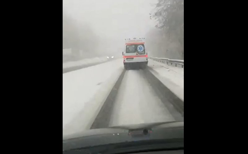 S-a întors iarna la Cluj! Zăpadă pe Feleac: „Urcare și coborâre - dezastru”