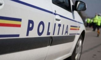 Mașină din Ucraina, atacată cu pietre după un accident în Cluj. A acroșat un copil care traversa prin loc nepermis