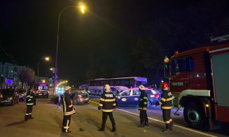 ACCIDENT în Cluj-Napoca: A fost implicat și un taximetru. Doi tinerei de 24 de ani au ajuns la UPU