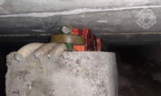 Coloană de tancuri ruseşti distrusă de ucraineni.  Au plantat dinamită chiar la piciorul podului