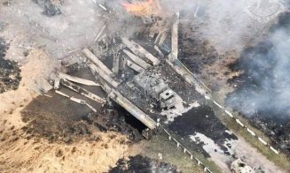 Coloană de tancuri ruseşti distrusă de ucraineni.  Au plantat dinamită chiar la piciorul podului