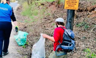Clujenii fac treabă bună. Douăzeci de oameni au strâns munți de gunoaie după o acțiune de ecologizare