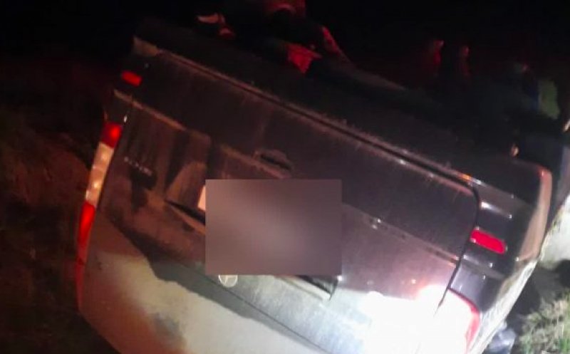 Un microbuz cu șase persoane la bord s-a răsturnat pe drumurile din Cluj