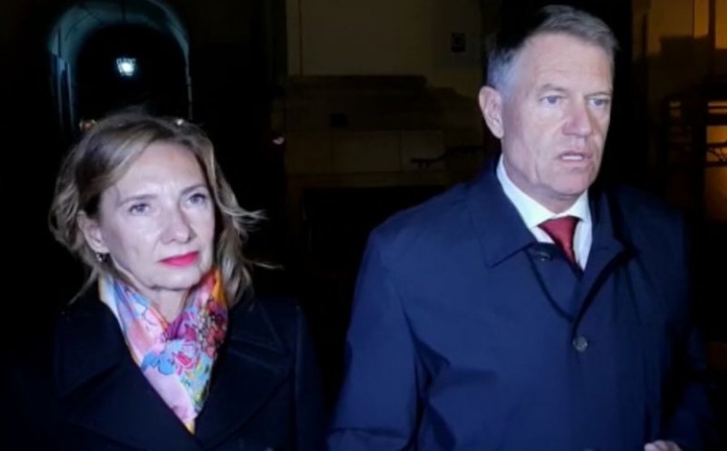 Klaus Iohannis şi soţia sa au participat la slujba de Înviere din Sibiu: "Ne rugăm pentru cei care suportă ororile războiului"
