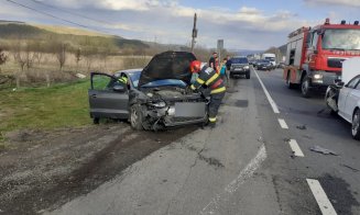 ACCIDENT în Gilău și circulație blocată: Trei persoane au ajuns la spital