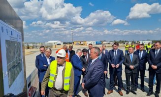 Ciucă, pe şantierul Autostrăzii Transilvania: "Avem un buget de 21 mld. de euro pentru dezvoltarea infrastructurii de transport''