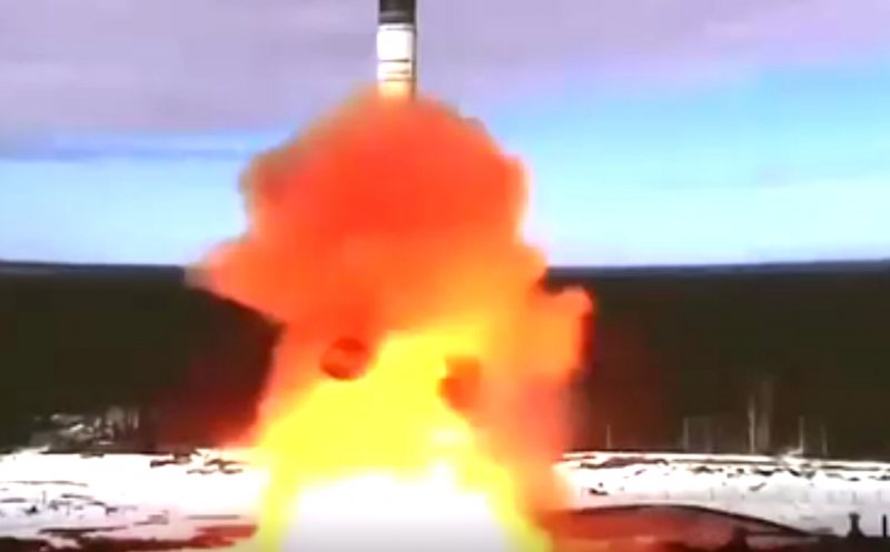 Putin anunță că a testat cu succes racheta nucleară „Satan 2”. Vrea să „le dea de gândit” celor care amenință Rusia