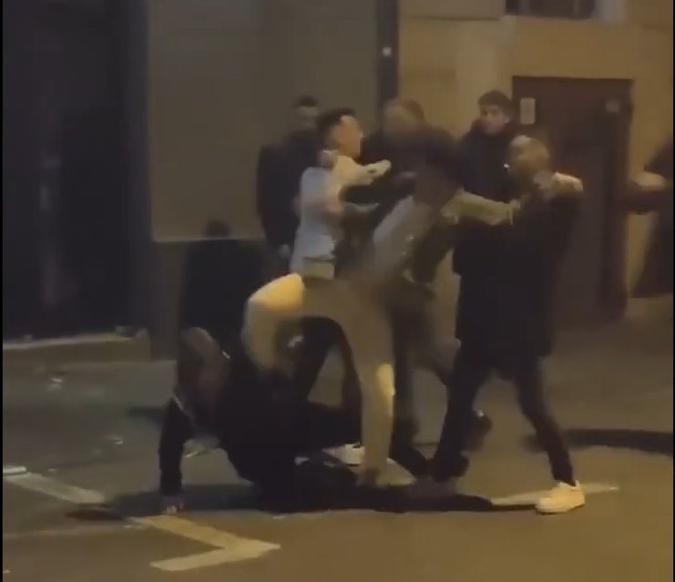 Bătaie în centru Clujului înainte de Paște. 9 persoane implicate au fost audiate de poliție