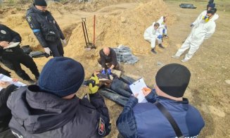 Autopsiile cadavrelor din gropile comune: Femei ucrainene violate înainte să fie ucise. Corpuri arse și desfigurate