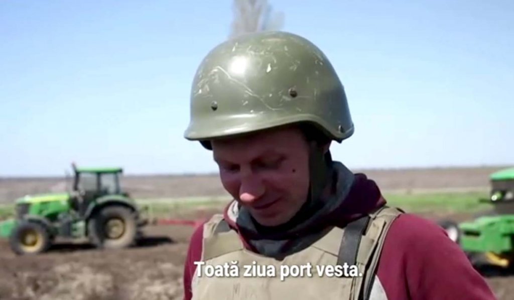 Agricultură în Ucraina cu vestă antiglonț: Pe câmp merg mai întâi pirotehniștii și îndepărtează bombele neexplodate