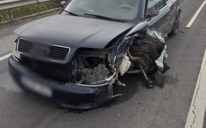 ACCIDENT în judeţul Cluj: Un şofer de 19 ani a trimis în spital două femei după ce a lovit o maşină de pe contrasens