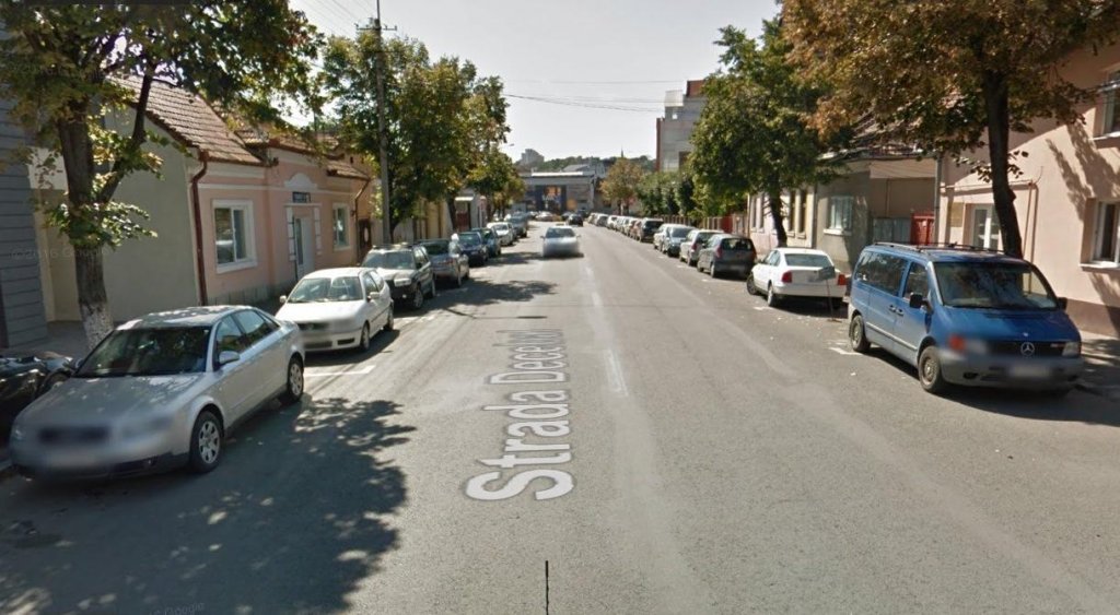 Dublu sens de circulație pe strada Decebal