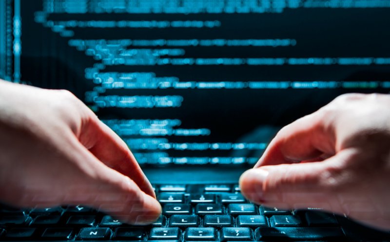 SRI: Posibile atacuri cibernetice în masă. Hackerii s-ar putea folosi de adresele de e-mail ale instituţiilor