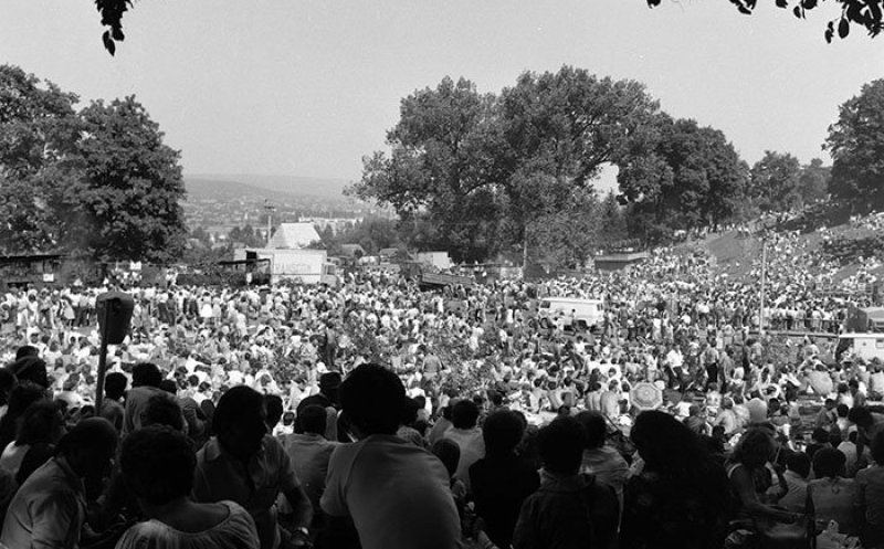 Imagini de arhivă. Cum sărbătoreau clujenii 1 Mai Muncitoresc în Hoia