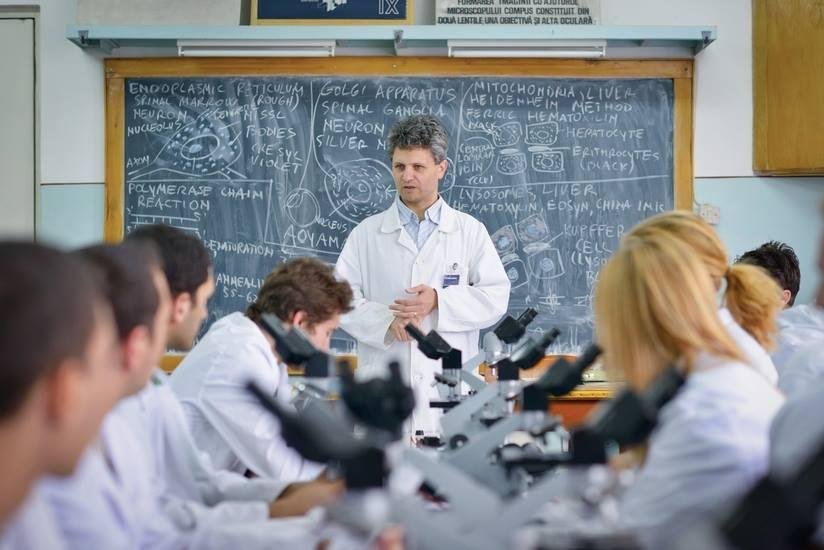 Brevete de invenţie în domeniul sănătăţii la Cluj: rădăcina dentară artificială sau un sistem pentru profilaxia infecţiei cu SARS-CoV-2