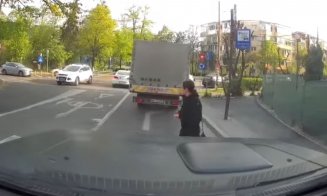 Tânără a fost lovită de mașină pe Tăietura Turcului. A fost doar la un pas de o tragedie! VIDEO