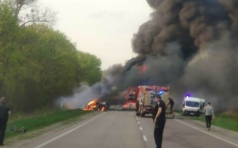 Ghinioanele se țin lanț de Ucraina. Peste 25 de persoane au murit într-un tragic accident rutier