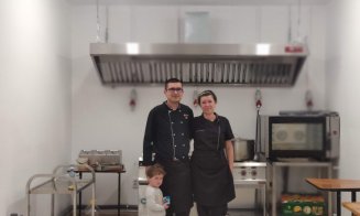 Pe lângă centrul de la Gară, O MASĂ CALDĂ a deschis încă o bucătărie pentru refugiații din Ucraina pe 21 Decembrie, cu bucătar din Kiev