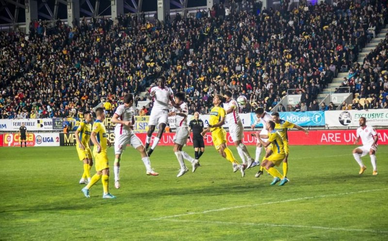 Lupta pentru promovarea directă rămâne deschisă. Duelul dintre Hermannstadt și Petrolul s-a încheiat la egalitate