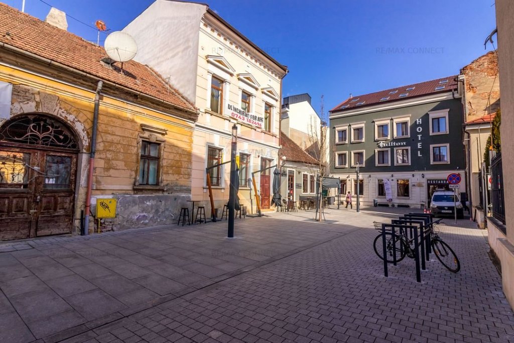 Cât costă și cum arată o vilă de vânzare în zona ultracentrală a Clujului