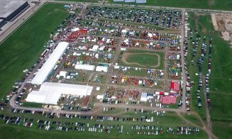 Cât costă o dronă care stropește culturile la un târg agricol de lângă Cluj