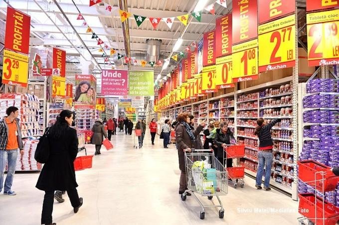 Economist: Mulți români vor merge la magazin ca la muzeu, doar vor admira produsele, dar nu și le vor permite