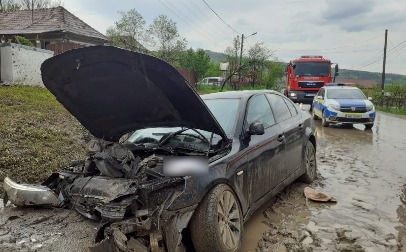 Accident la Sântioana. Trei persoane la spital